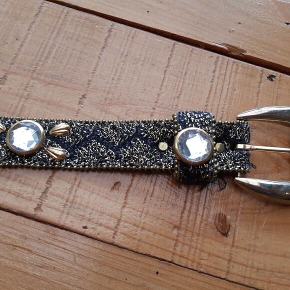 Vintage black/gold stud belt - Picture 5 of 5